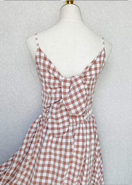 Šaty na leto na ramienka, s