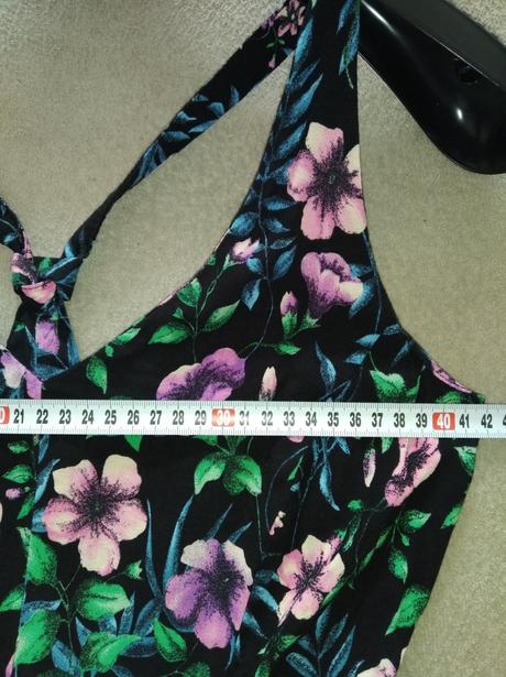 Krásny moderný kvetovaný overal, m