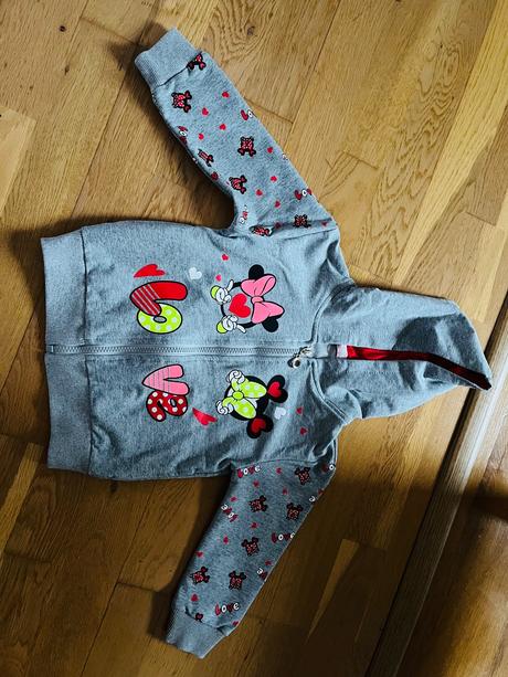 Dievčenská súprava, 98