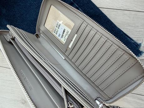 Michael kors priestranná peňaženka strieborná, michael kors