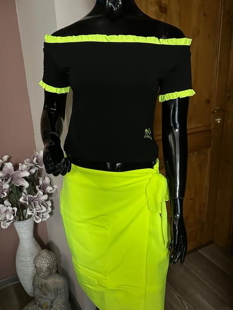Súprava croptop a sukňa neónovej farby zn. magenta, m