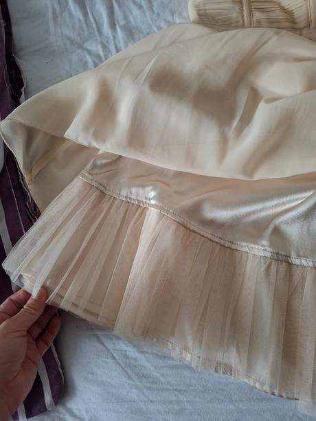 Spoločenské šaty, m