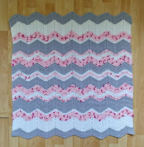 Ruzovo-siva rucne pletena deka - handmade, 