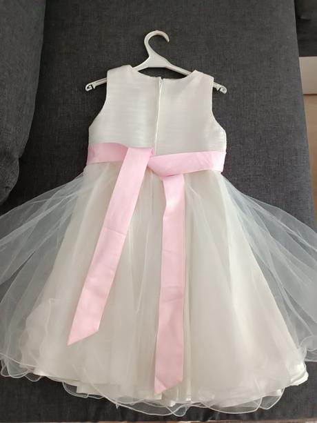 Šaty slávnostné a sandálky, 122