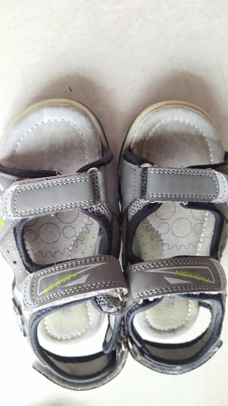 Chlapčenské sandalky, 28