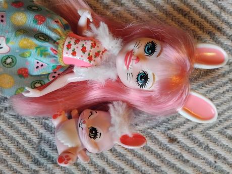 Enchantimals babika, 