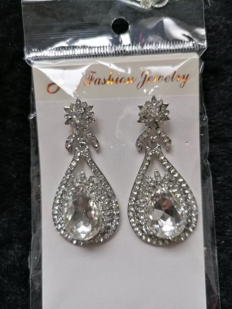 Retiazka,hodinky, náramky,náušnice,šperky, 