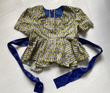 Luxusný peplum top, s