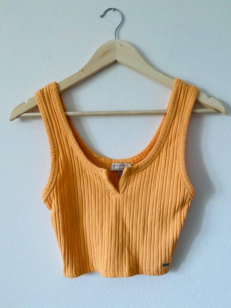 Krátky oranžový crop top, pull&bear,s