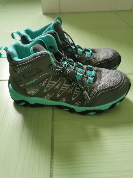 Kotníkové prechodné športové topánky, 36