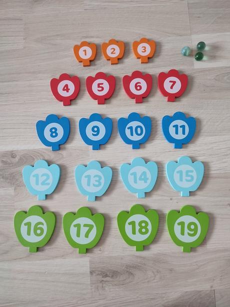 Motioricka hračka - drevená zvonkohra, 