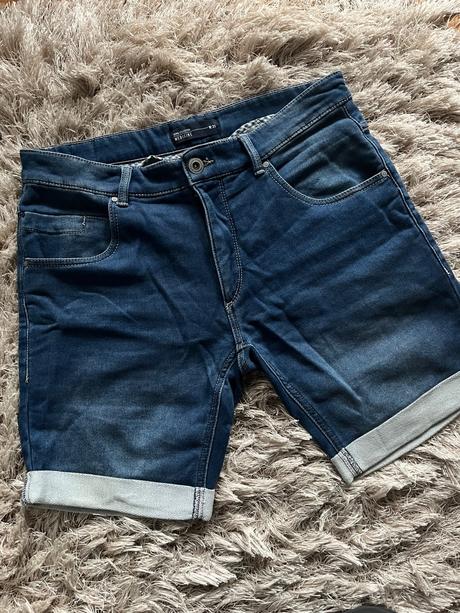 Rifľové kraťasy, 32