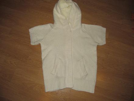 Svetrík na patenty s kožušinkovou kapucňou v. 42, tcm,42