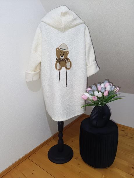 Jarný kabátik s mackom, 