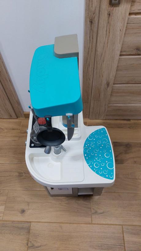 Kuchynka + prislusenstvo, 