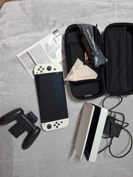Nintendo switch oled+príslušenstvo, 