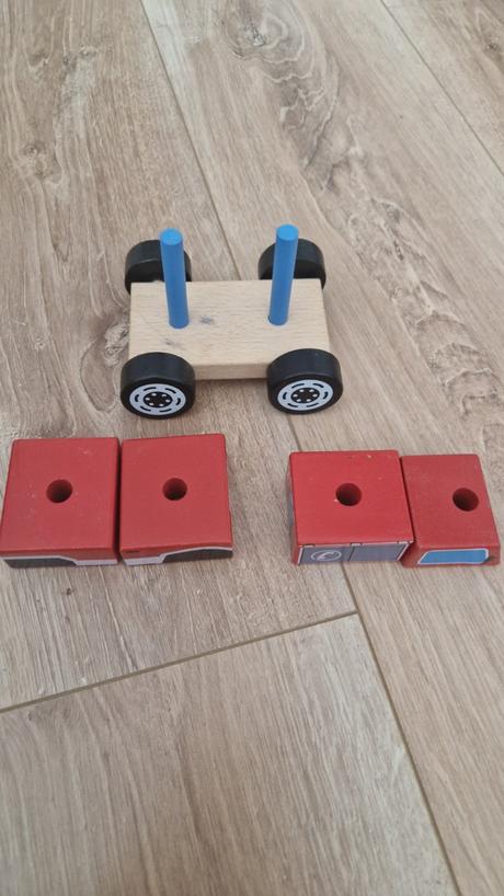 Drevené autíčko - stavebnica., 