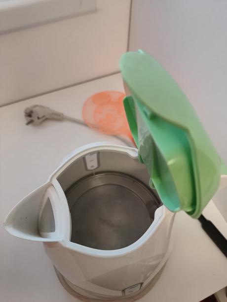 Rychlovarná kanvica, orava