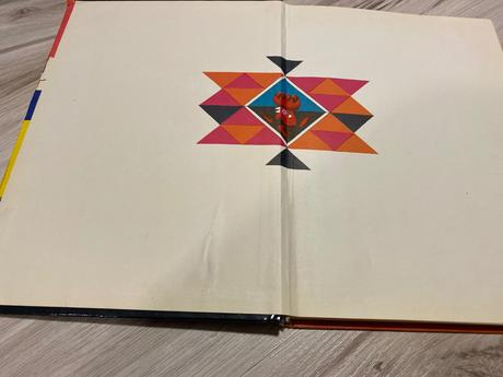 Retro stará kniha o smelej dievčine 1973,