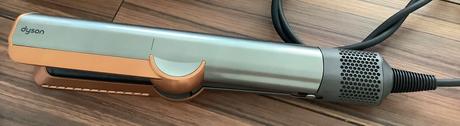 Dyson airstrait,