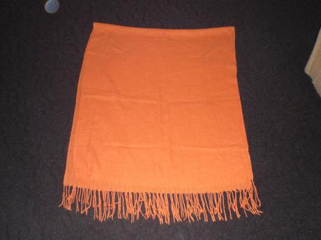 Tenší oranžový šál dlhý, 