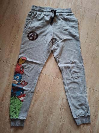 Tepláky, marvel,164