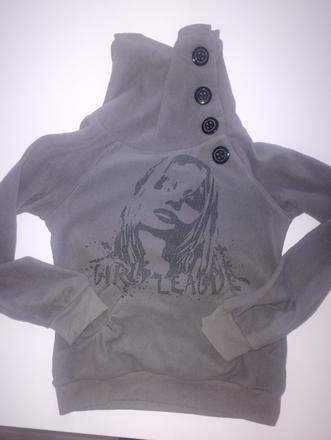 Flaušový pulóver, 146