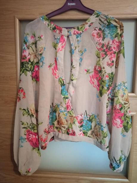 Kvetinová blúzka odhalený chrbát, 36