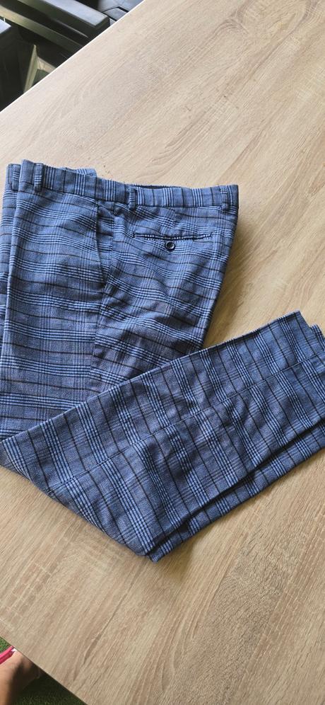 Elegantné nohavice, 48