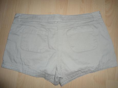 Bledohnede lahke letne kratasy, m