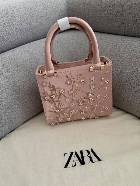 Zara..perlickova vysivana kabelka ..nova s visacko, zara