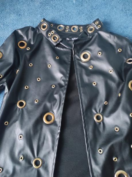 Štýlová kozenka, s