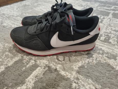 Minimálne nosené tenisky nike, nike,37