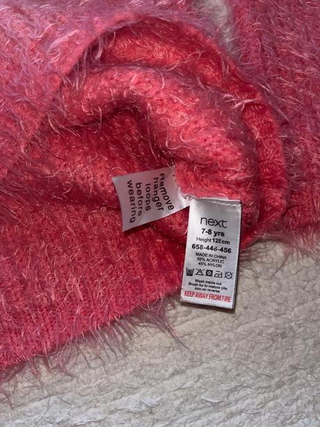 Svetrik next, next,128