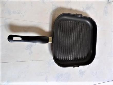 Štvorcová panvica na steaky, 