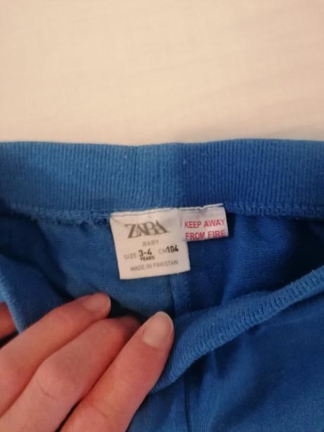 Modré šortky, zara,104