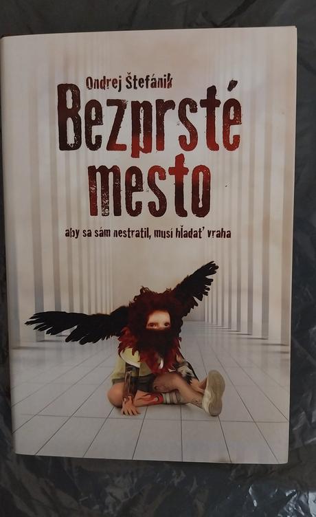 Kniha s detektívnom tematikov - bezprstné mesto,