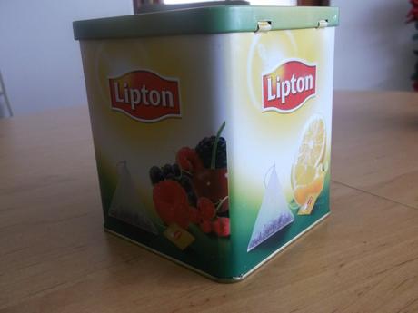 Plechová dóza lipton, 
