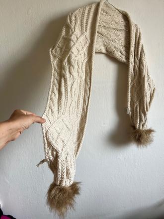 Veliky hm dlhy sal cca 2 metre s brmbolcami, h&m