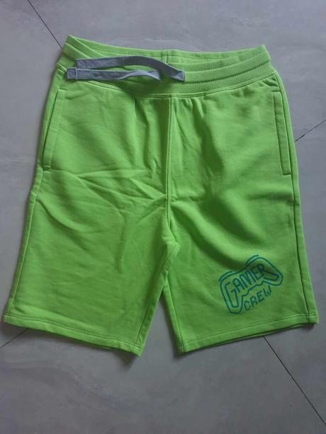 Kraťasy, zn . hm nové, h&m,152