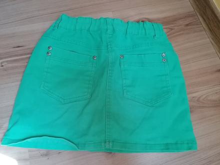 Zelená mini sukňa, 134
