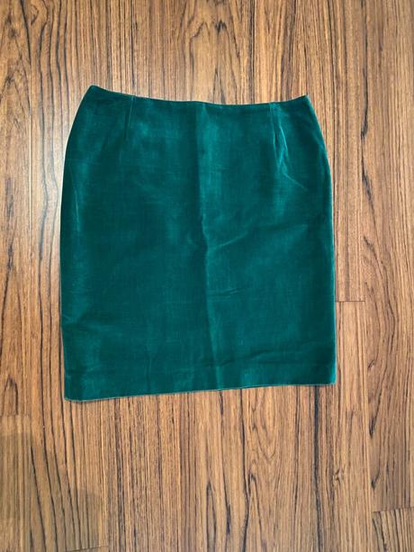 Zamatová sukňa, 38