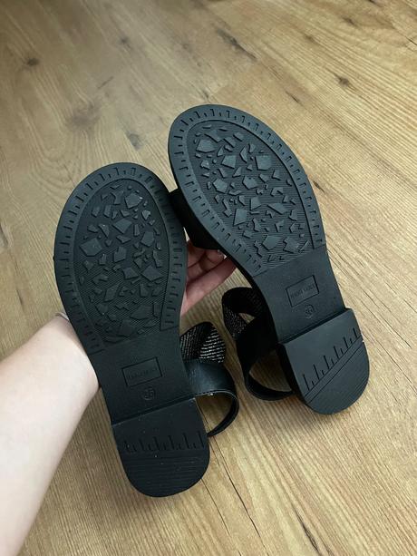 Sandálky, 36