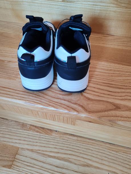 Tenisky aj na kolieska, 34