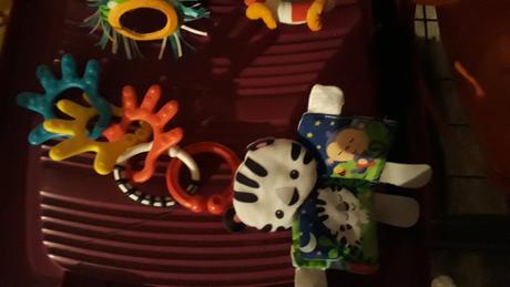 Hracky na  autosedacku al na zavesenie, 