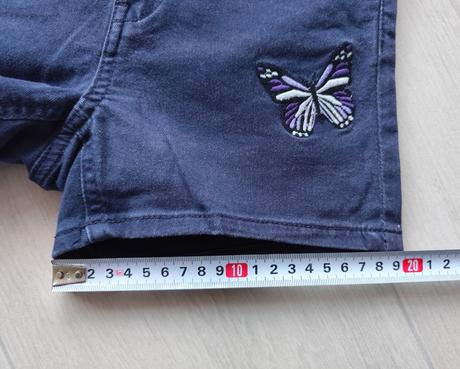 Predám dievčenské riflové kraťasy, 