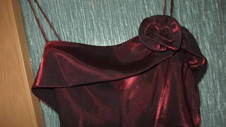 Spoločenské šaty, 44