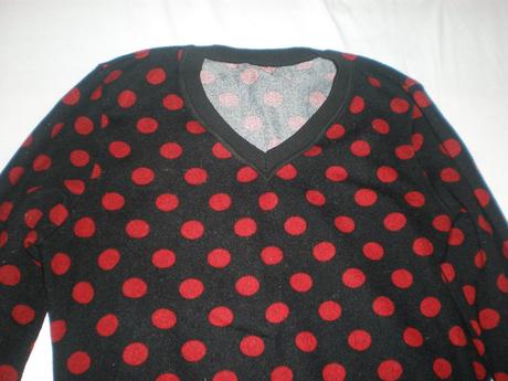 Čierno-červený svetrík, s