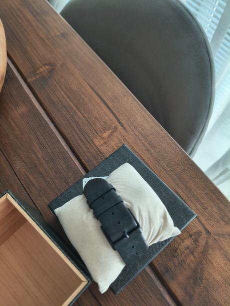 Timex kožené kvalitné hodinky,