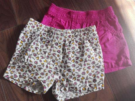 Kraťasky -cena spolu 110/116, lupilu,110